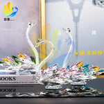 Sculpture cygne cristal plumes colorées transparent moderne décoration intérieure verte bleu jaune rose