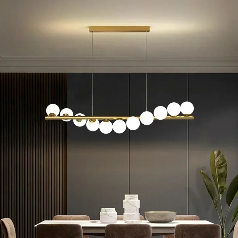 suspension lumineuse moderne or blanc boules translucides motifs intérieurs élégantes chaînes suspendues