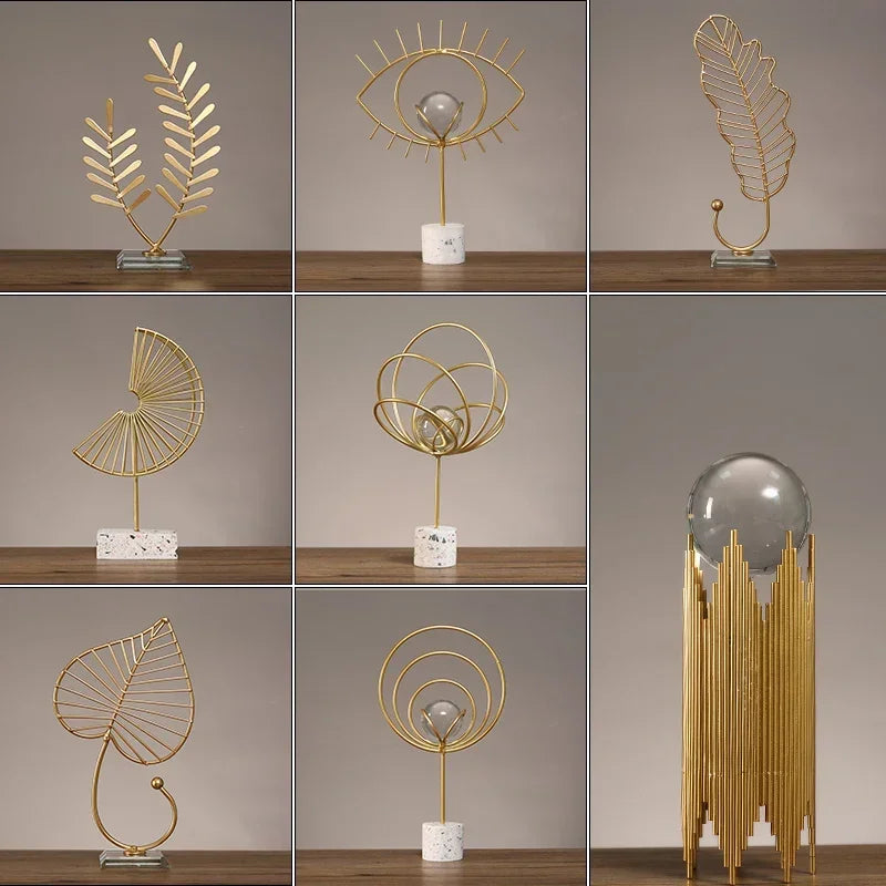 sculpture décorative moderne métal or blanc boule verre socle marbre géométrique minimaliste