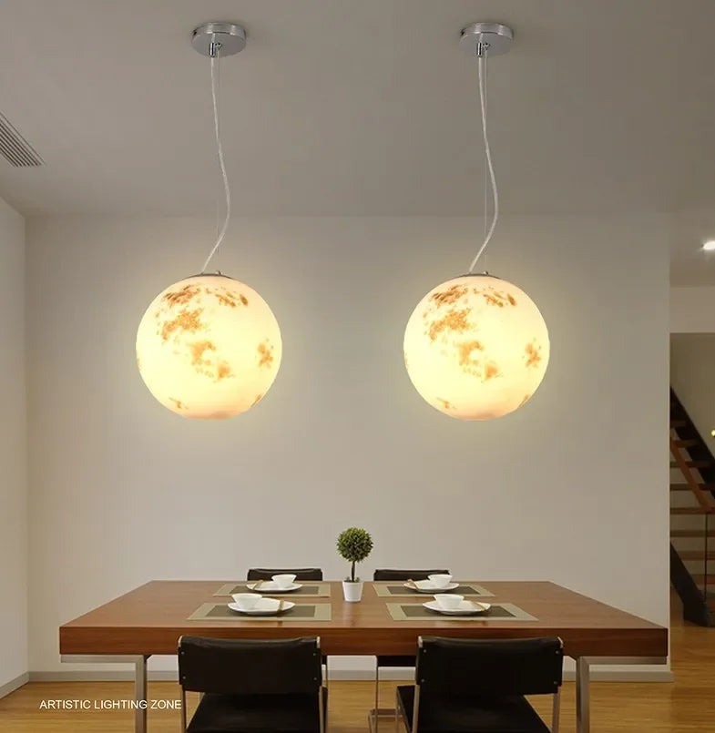 Suspension lumineuse moderne acrylique blanc texture lunaire fil blanc crochets métalliques 20cm 25cm 30cm