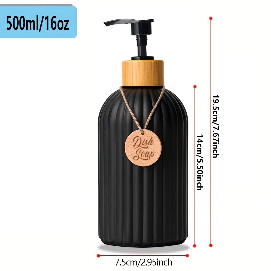 distributeur savon liquide noir blanc rayures moderne pompe pression étiquette bois savon shampoo conditioner