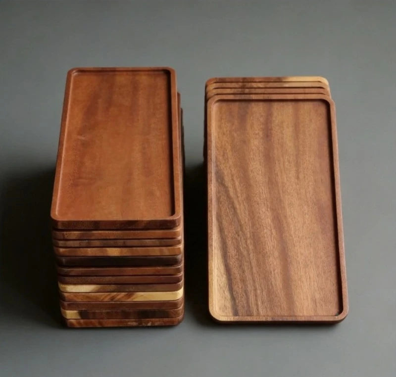 assiettes bois marron clair grain naturel minimaliste rustique petit déjeuner décoration maison salon