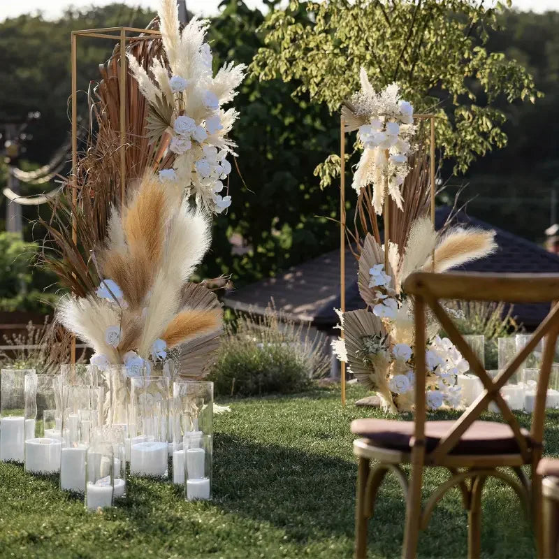 décoration intérieure boho plumes artificielles blanc noir rose pâle fluffy vase table
