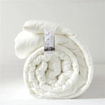 couette matelassée rayée blanc toutes saisons fibre polyestère taille queen simple