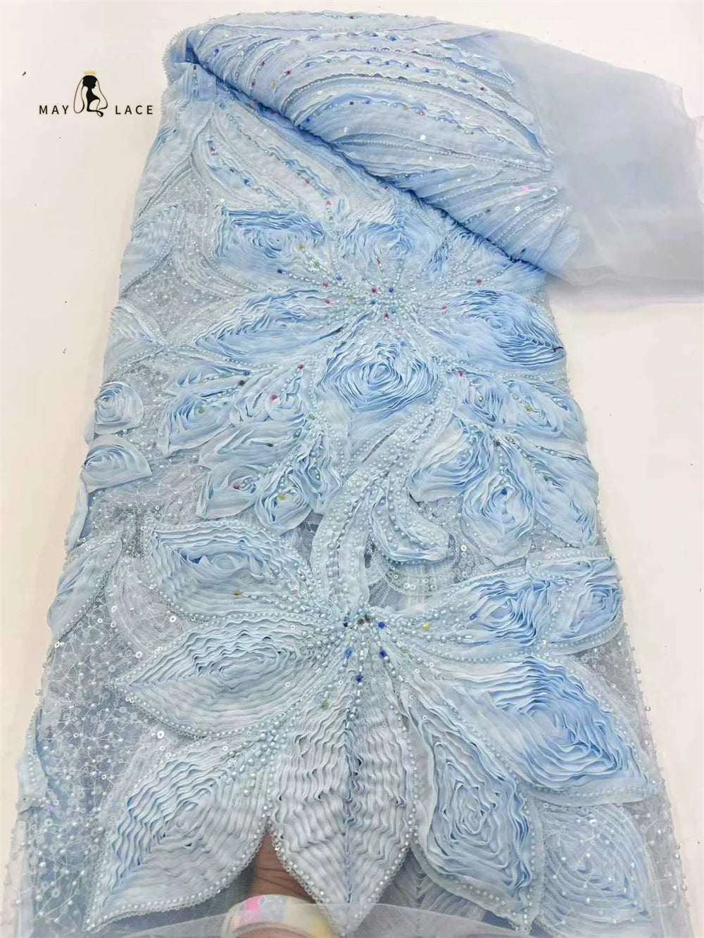 dentelle africaine brodée fleurs sequins bleu blanc vert orange translucide mariage