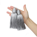 pompon porte décoration maison classique élégant couleur beige bleu marine noir blanc gris clair