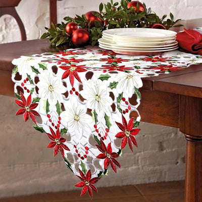 Chemin de table brodé blanc pour décoration de Noël