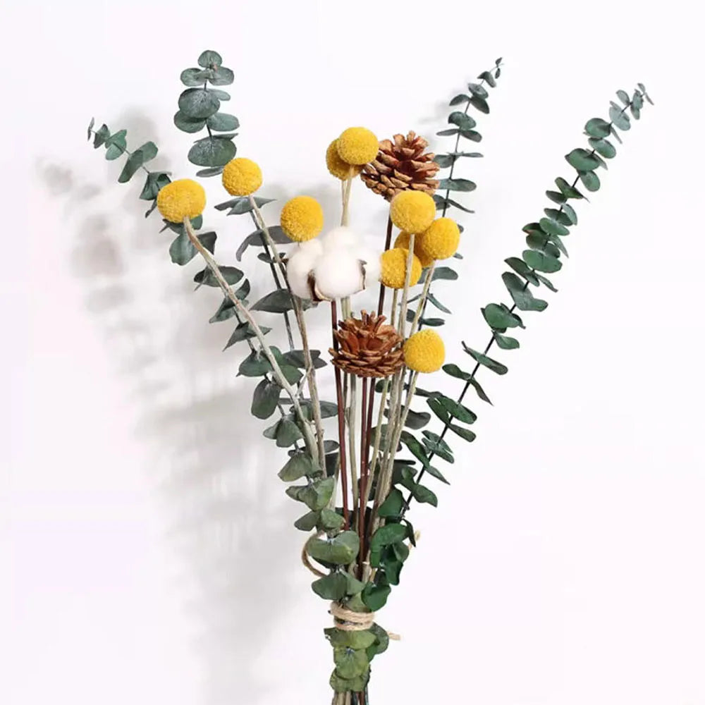 bouquet fleurs séchées boule dorée gypsophile eucalyptus feuilles naturel rustique décoration maison anniversaire wedding