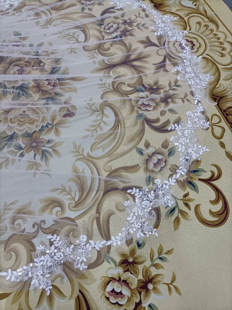 voile mariée blanc dentelle broderies élégante translucide clips métalliques femme classique accessoire mariage luxueux