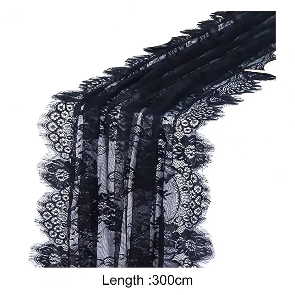 chimene table dentelle florale noire blanche transparente française deco mariage festive