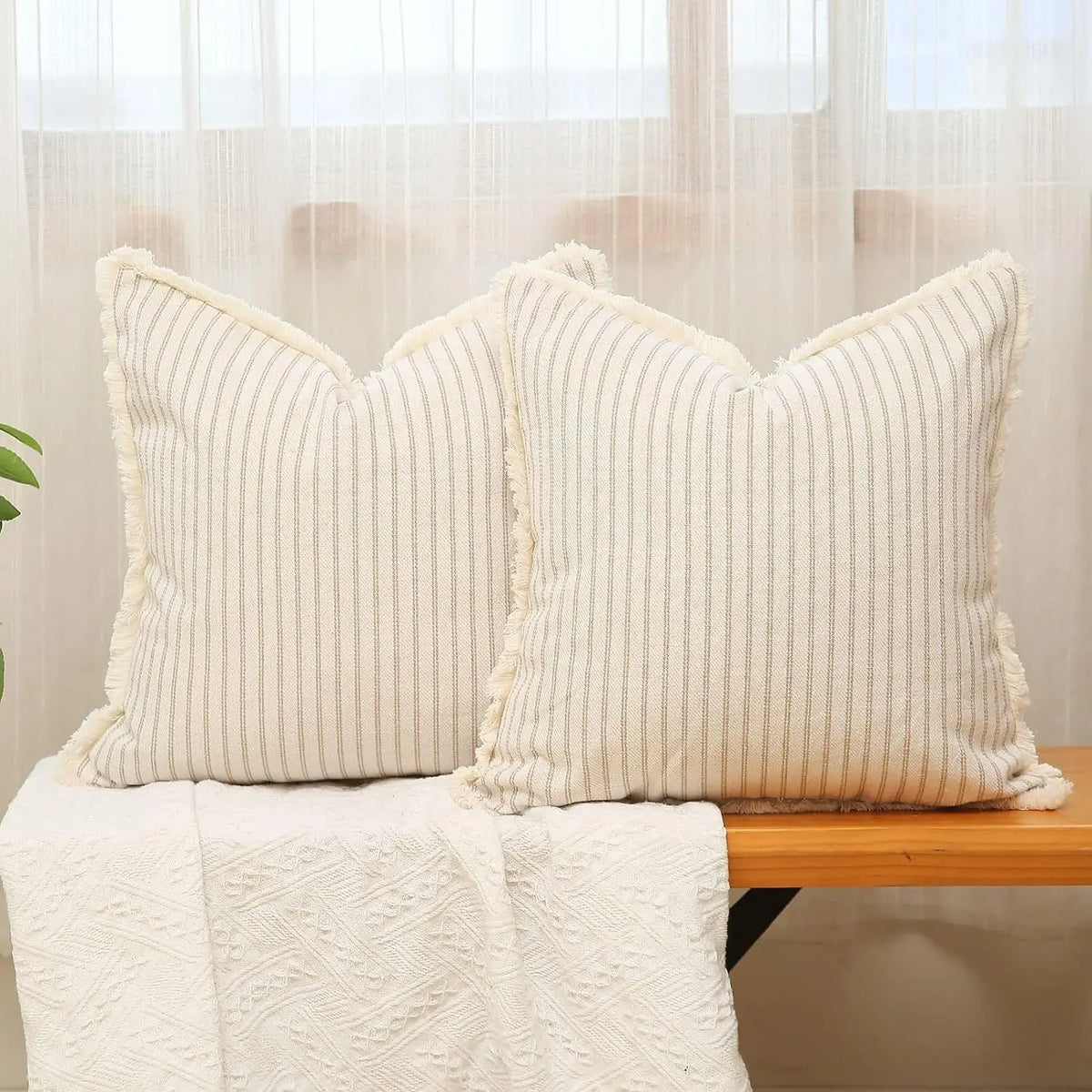 coussin carré rayures horizontales coton polyester décoration canapé rustique fixations couleur beige noir