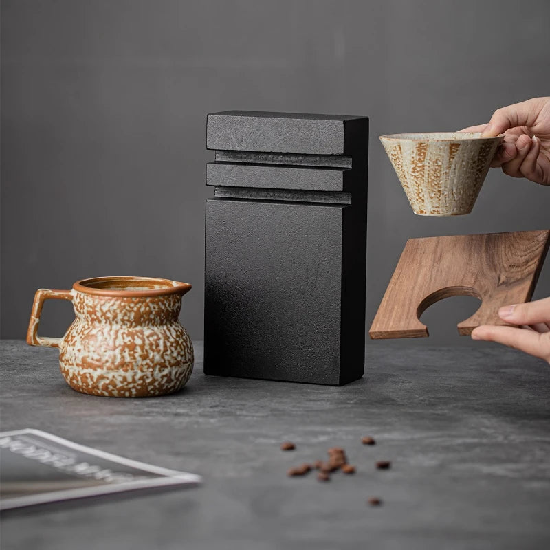 tasses porcelaine rustique marron beige gris texture grungy artisanal respectueux environnement