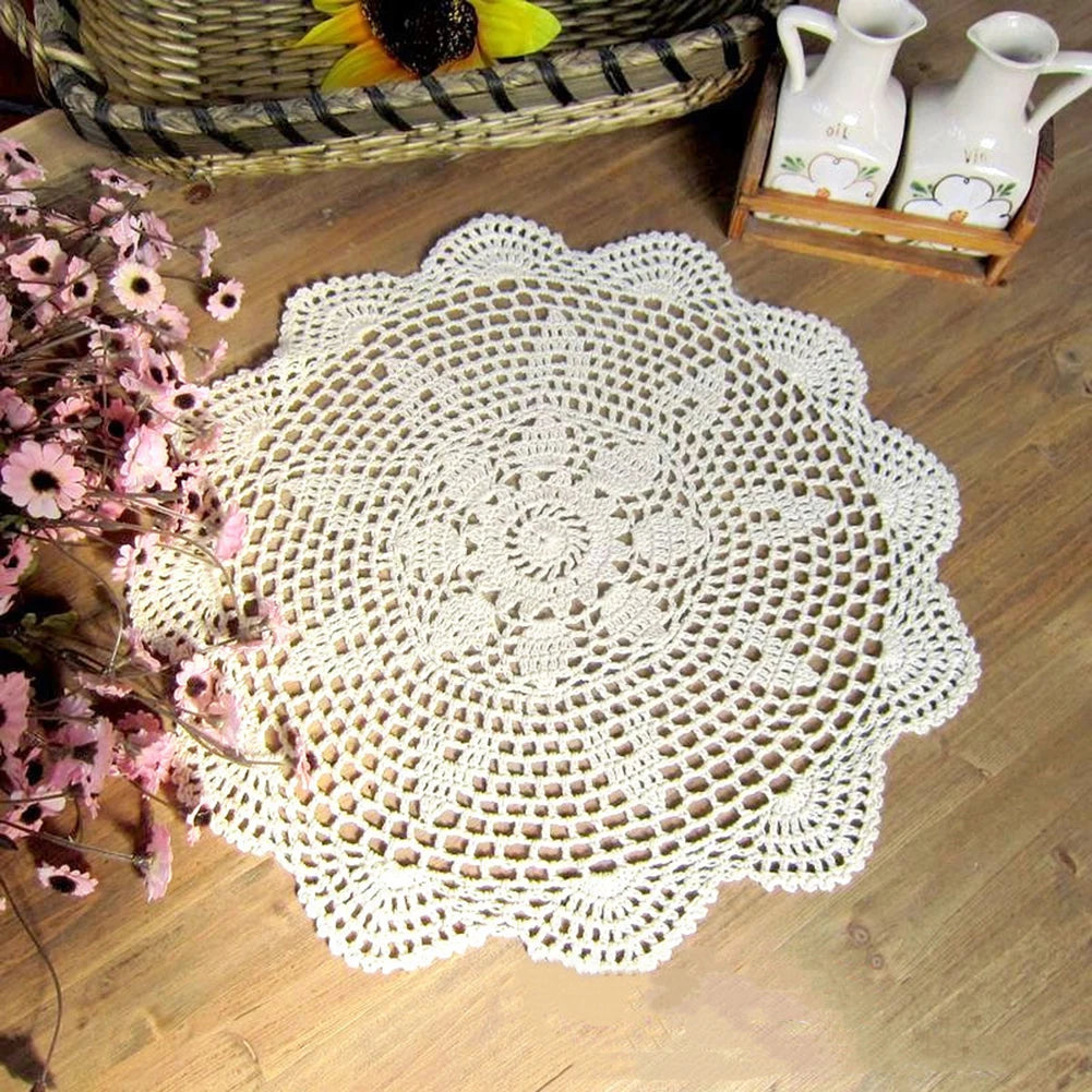 serviette table traditionnelle motif floral crochetée diamètre 35cm blanc
