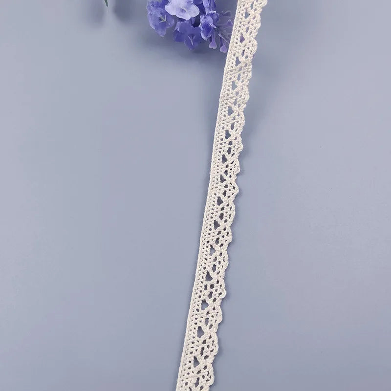 ruban dentelle coton blanc noir motifs floraux classique décoration mariage colis artisanat
