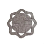tapis table tissé spirale gris blanc rouge noir respectueux environnement