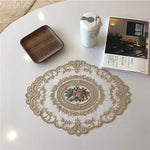serviettes table brodées dentelle florale classique romantique blanc beige tissu rond opaques