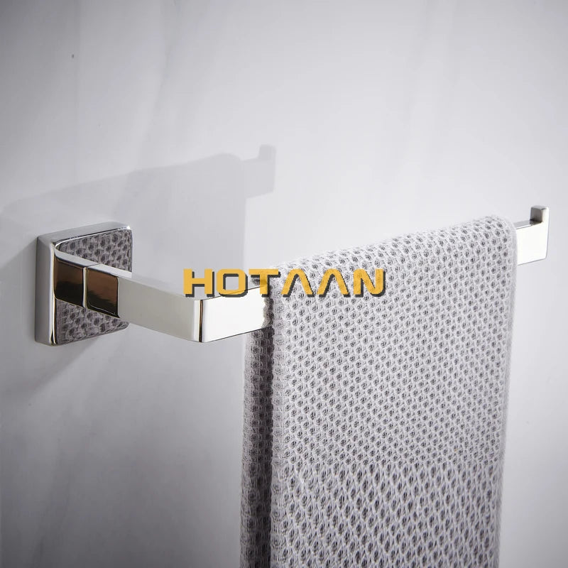 porte serviettes mural chrome serviette texturée moderne fixations murales inoxydables salle bains