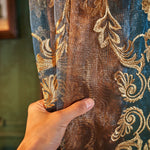 rideaux semi transparents brodés motifs floraux baroque luxueux salon fenêtre française