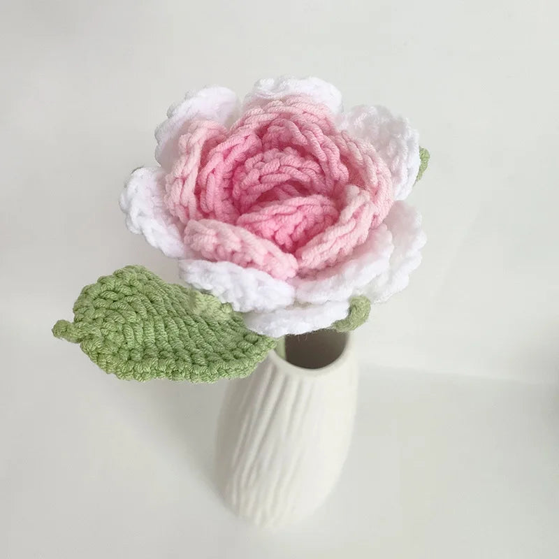bouquet fleurs tricotées main blanc rose vert artisanal intérieur mariage anniversaire