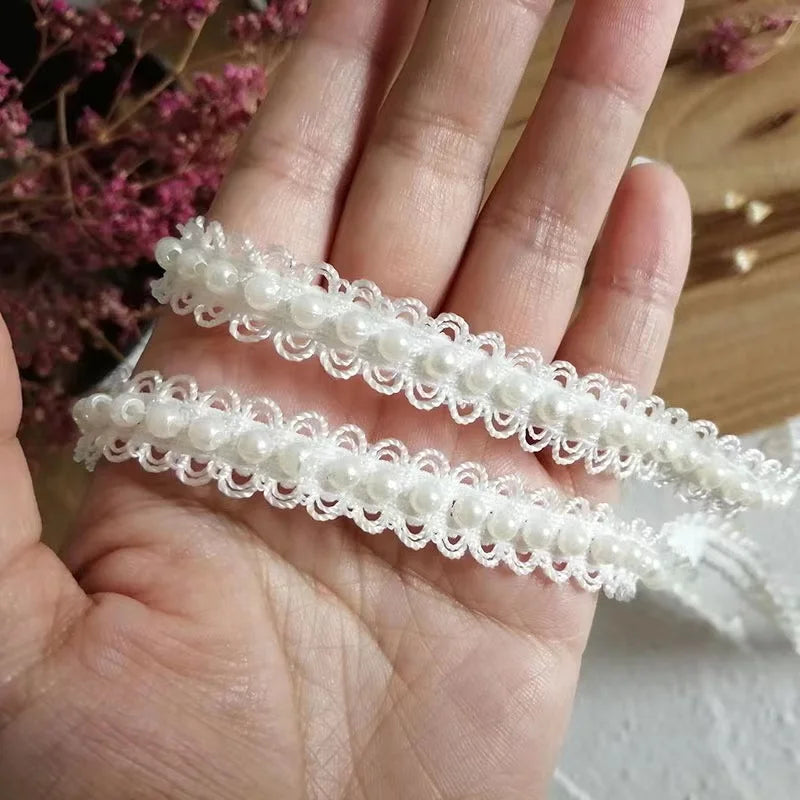 ruban dentelle blanches fine largeur 1cm classique élégant mariage décoration soie lait écologique soluble
