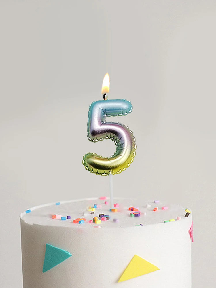 bougies forme chiffre anniversaire or argent bleu rose gradient moderne festives tringle