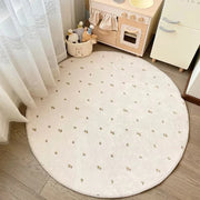 tapis rond peluche motifs enfants abeilles coeurs doux pastel beige blanc