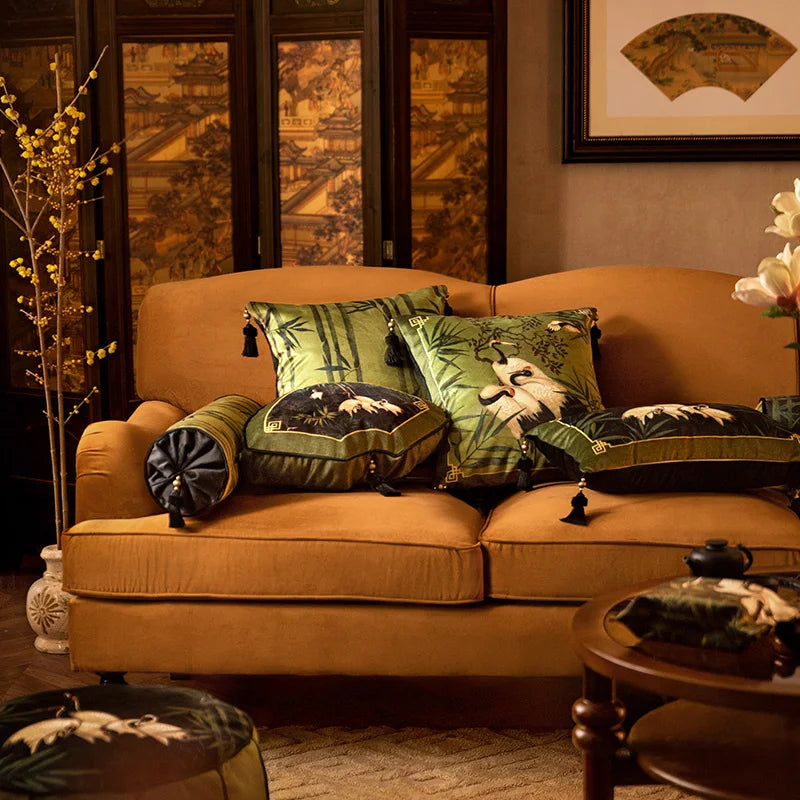 coussins decoratifs velours oiseaux blancs bambou vert pompons noirs classique oriental deco maison
