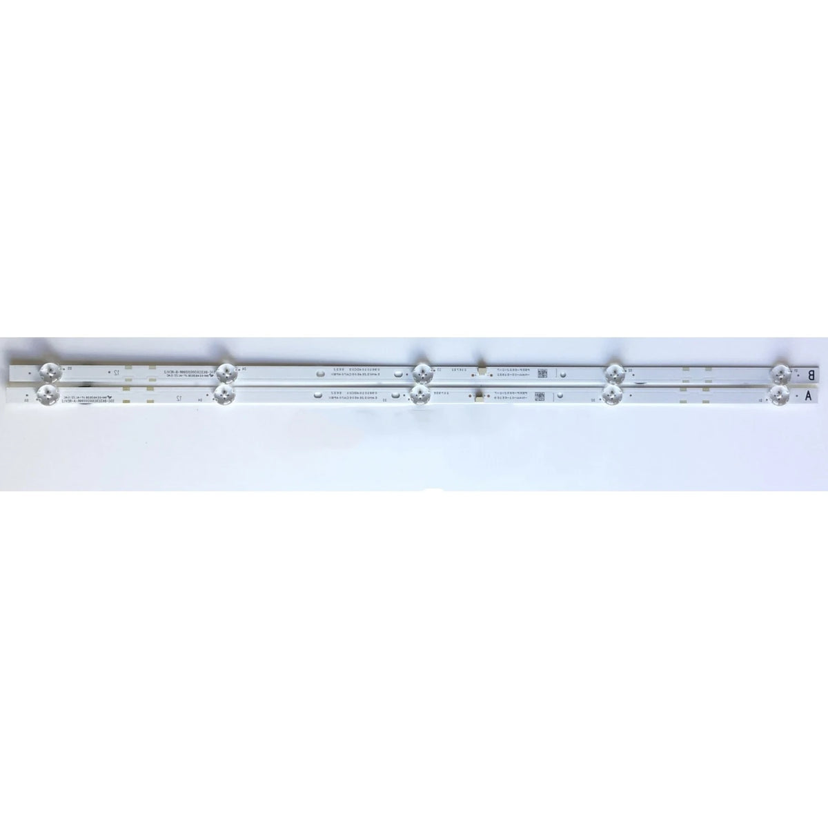 barres lumineuses led blanc argentées industriel lisses fixations métalliques