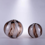 boule décorative moderne gris marron blanc rayures horizontales opacité intérieur décoration maison arrangement floral