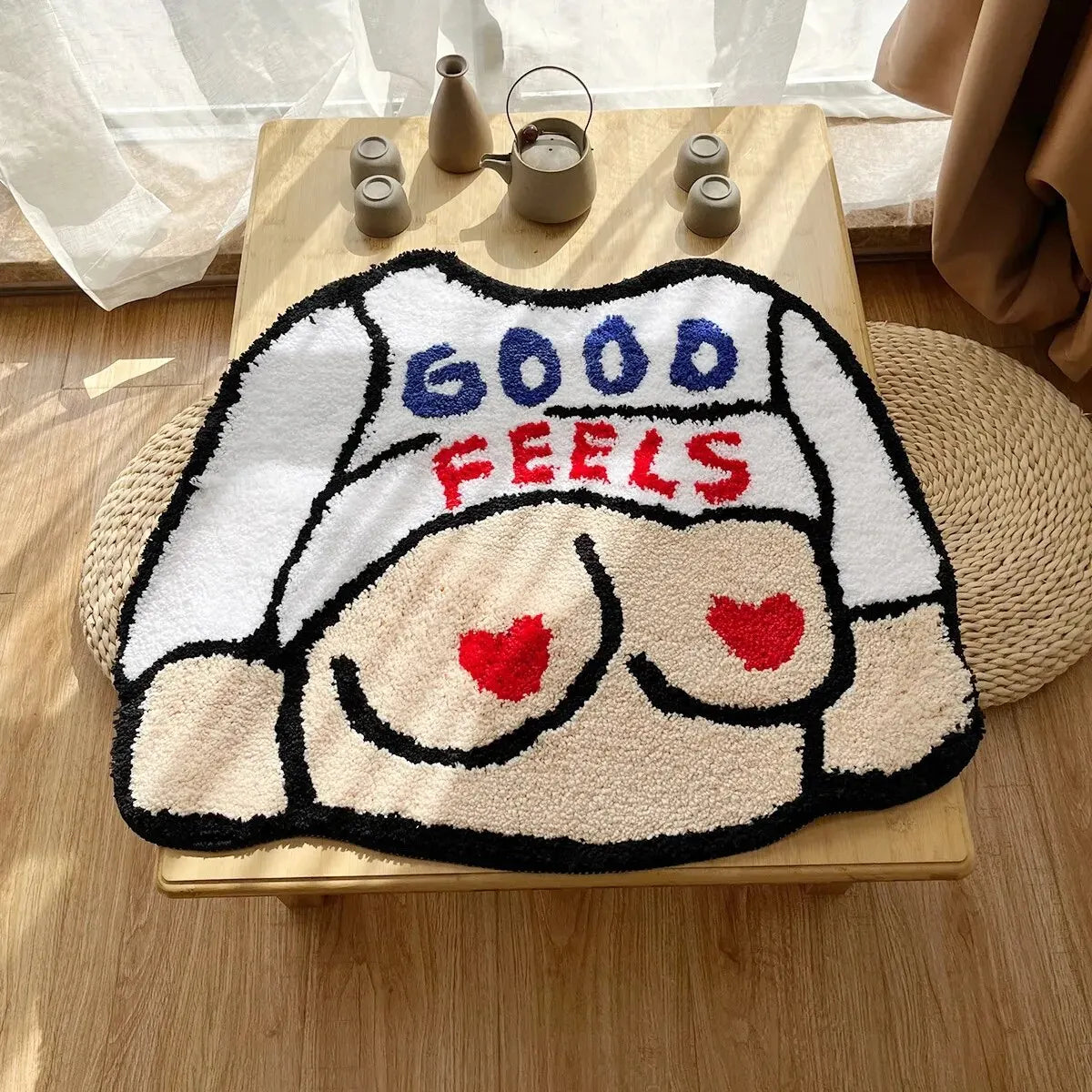 tapis polyester antidérapant dessin buste coeurs GOOD FEELS blanc rouge créatif humoristique maison