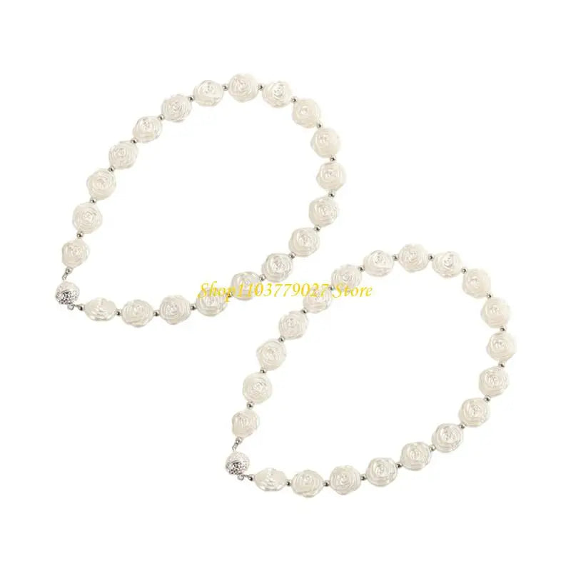 collier classique blanc fleurs aimants dorés accessoire bijou femme élégant fleuri sans trous
