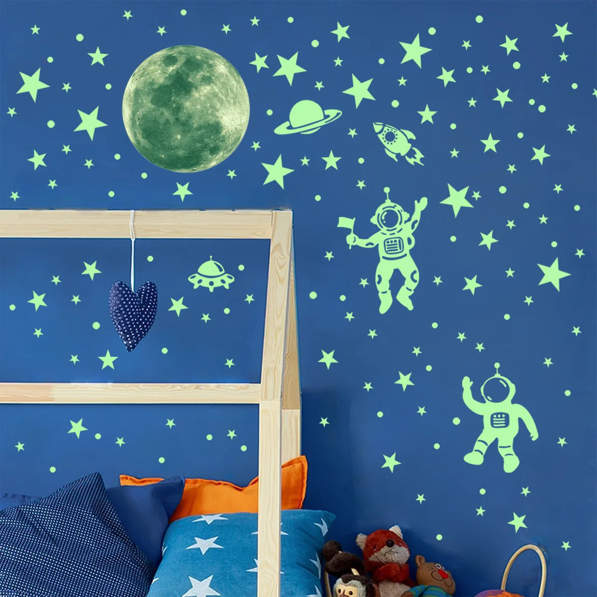 stickers muraux phosphorescents astronautes étoiles lune spatial vert fluo décoration enfant chambre verte opacité