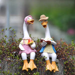 statues jardin résine couple poulets vêtus fleurs couleur variée champêtre