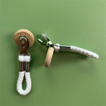 porte serviettes moderne rustique clips métalliques cordon tressé boutons bois gris noir blanc tissu