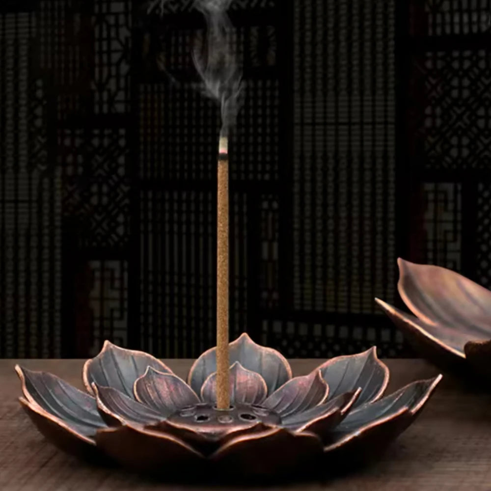 support encens bronze fleur lotus artisanal décoration intérieure orientale patine unique maison temple bouddhiste