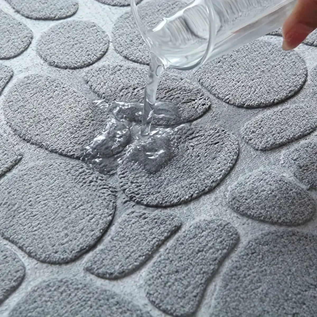 tapis bain gris moderne texture cailloux antidérapant absorbant 120cm 50cm