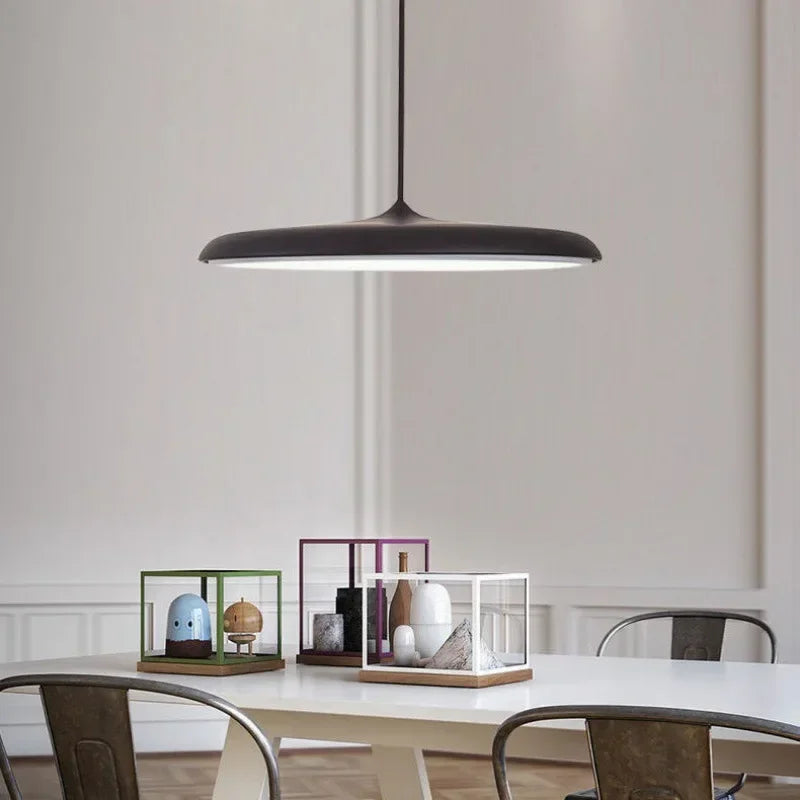 Suspension lumineuse moderne bleu noir gris blanc rose doré plat lisse scandinave câble suspendu