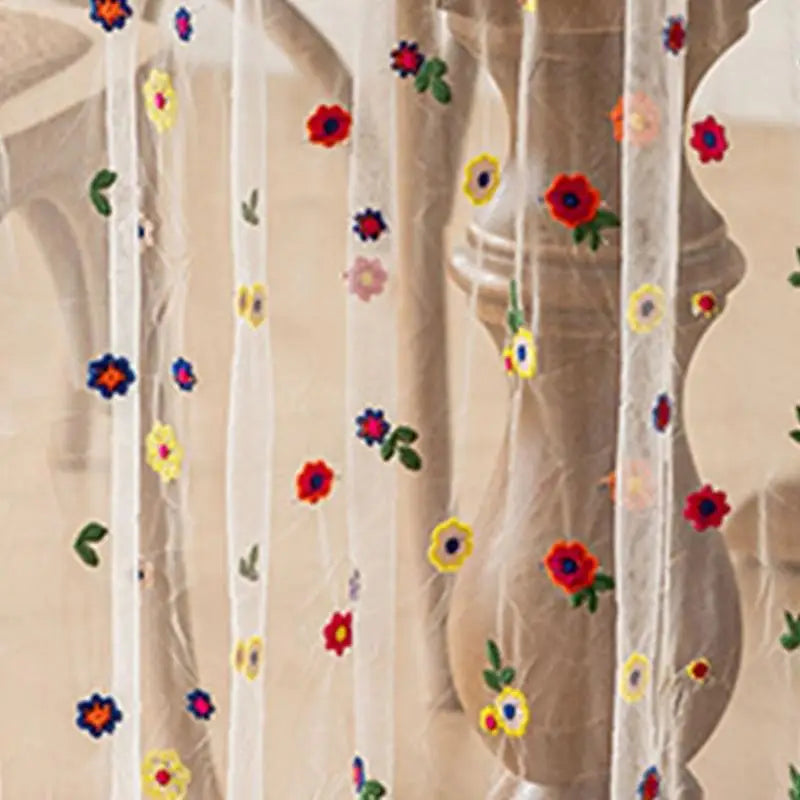 nappe transparente fleurs brodées couleurs vives champêtre décoration mariage table festive