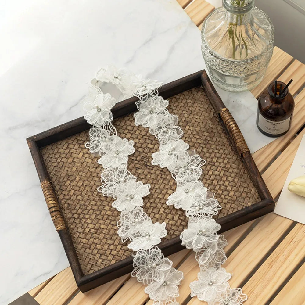 ruban dentelle décoratif fleurs relief élégant rose blanc bleu clair violet gris noir