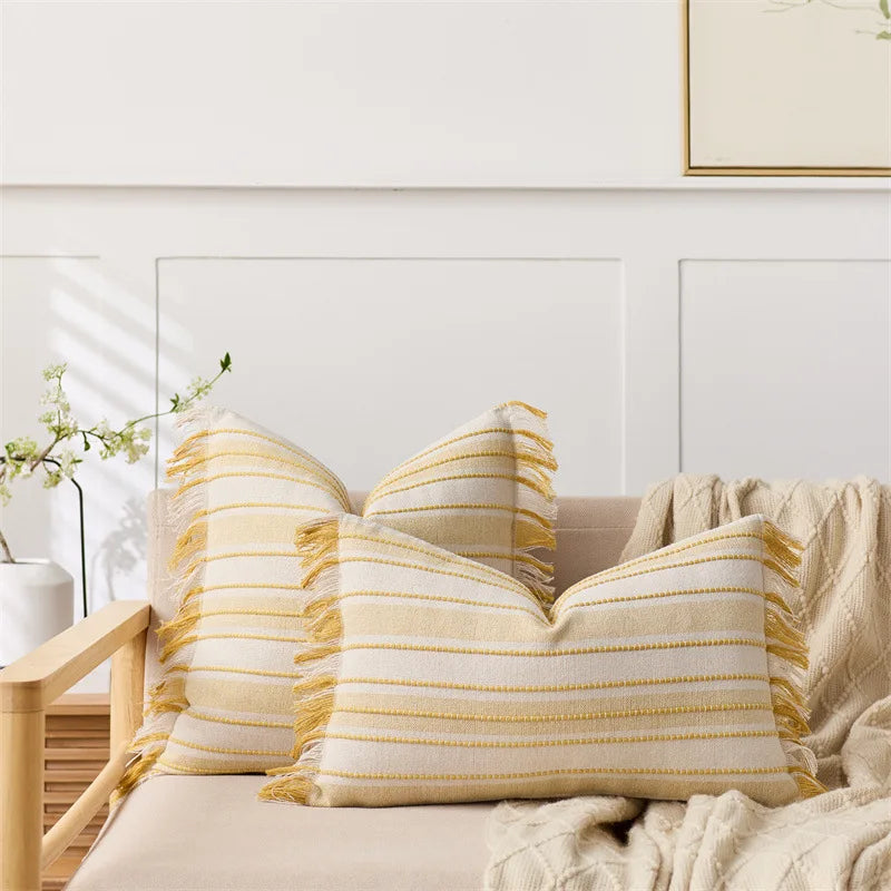 coussin housse rayé bleu marine blanc moderne pièces franges pompons décoration intérieure rustique adhésif