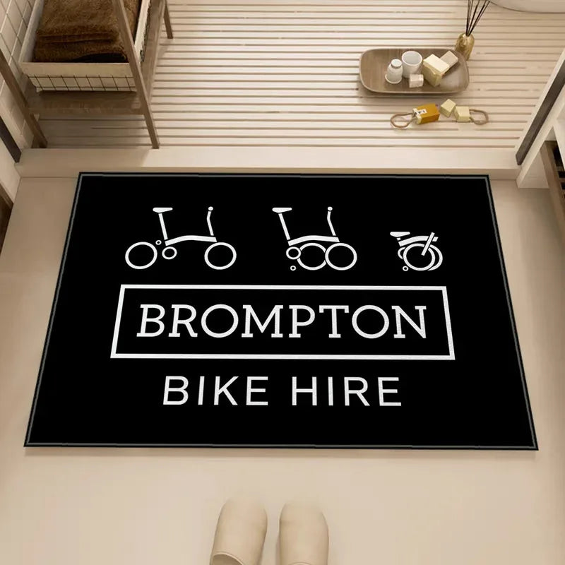 tapis noir brompton logo vélos minimaliste polyester antidérapant usage bain chambre