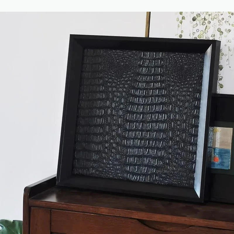 cadre mural moderne effet peau crocodile noir sans fixation 35cm 35cm