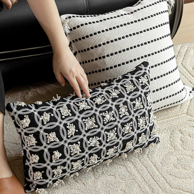 coussin noir blanc brodé géométrique moderne fixé 45x45cm décoration