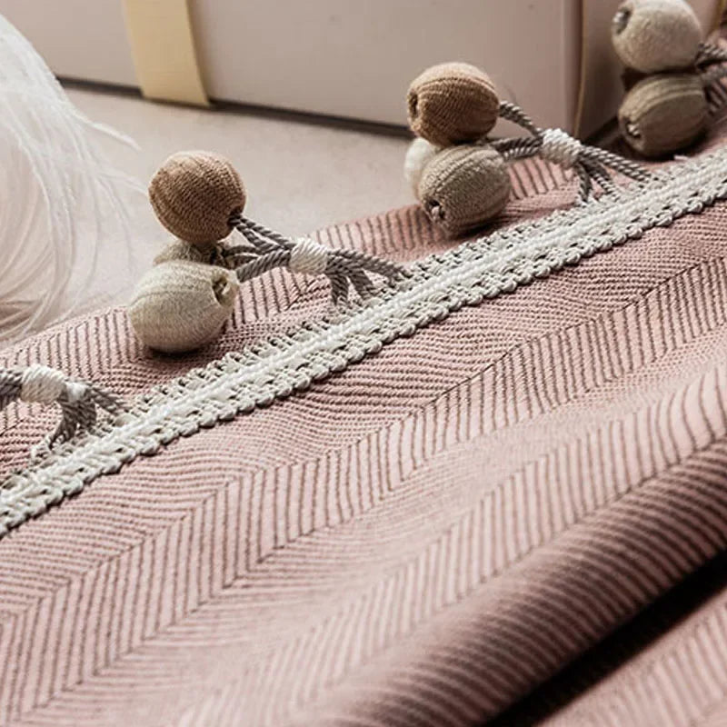 rideau salon beige clair classique rayures diagonales opacité franges pompons décoration intérieur