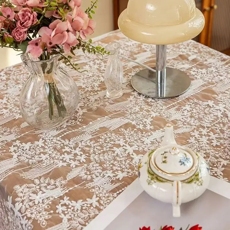nappe table dentelle fleur vintage blanche beige romantique noël extérieur mariage festivité