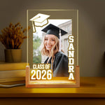 lampe photo personnalisée graduation bois naturel moderne nom class of 2026