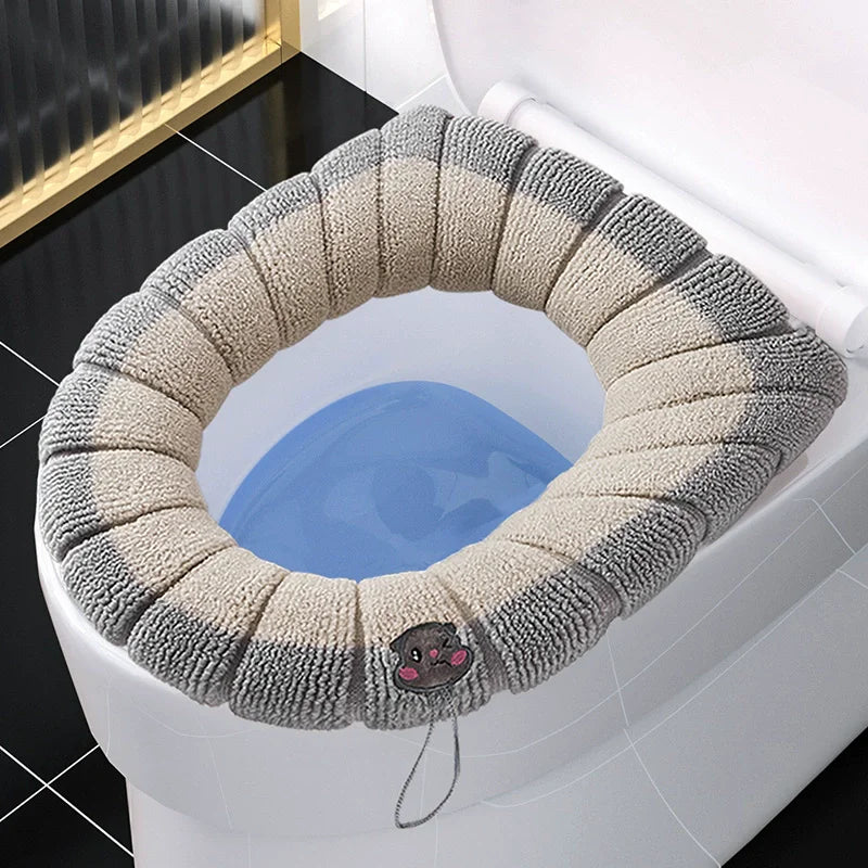 protège siege toilette gris texture duveteuse motif nuage cordon moderne salle bain douillet chaud