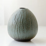 vases céramique moderne rayures horizontales opaques gris vert noirs