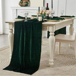 nappe velours festive table blanche crème chemin bordeaux vert forêt plis réguliers decoration noëlbranches