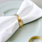 anneaux serviettes or lisses modernes fourchettes cuillères garnitures tables différentes couleurs mariage banquet